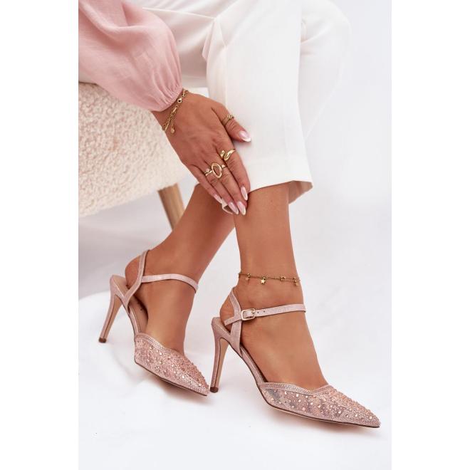 Díszített, rozéarany színű magassarkú cipők